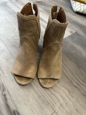 Report Tan Suede Peep-Toe Laser-Cut Ankle Mules